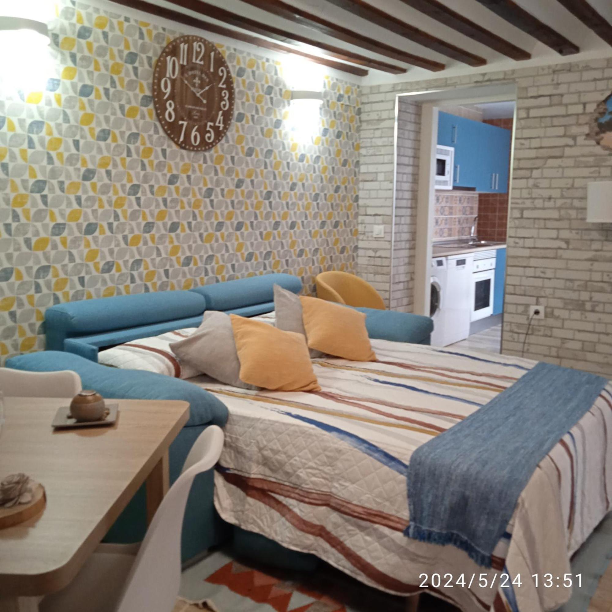 Apartamento Turistico El Empedrado De M&G Colmenar de Oreja ภายนอก รูปภาพ